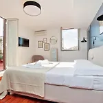 Spanish Steps Apartment With Terrace